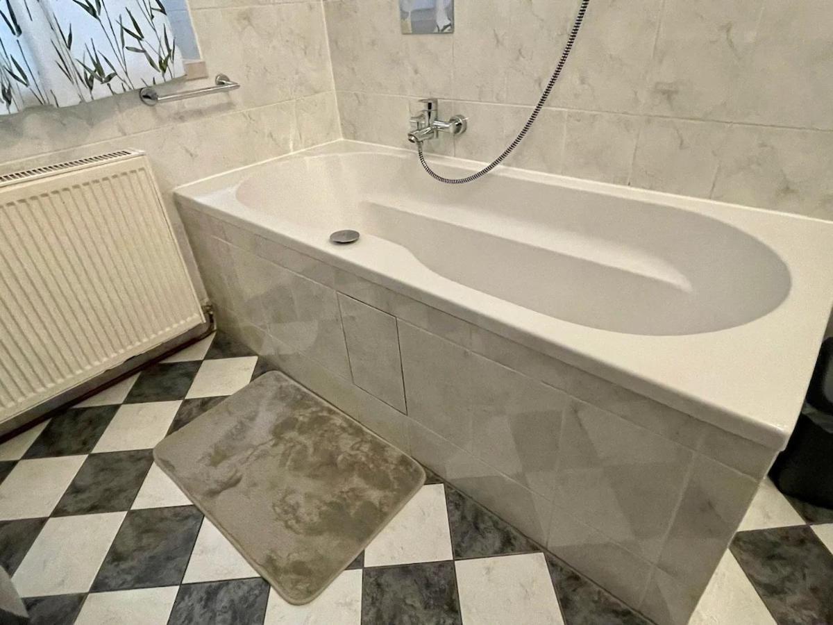 וינה Gemutliche Wohnung Mit Super Lage מראה חיצוני תמונה