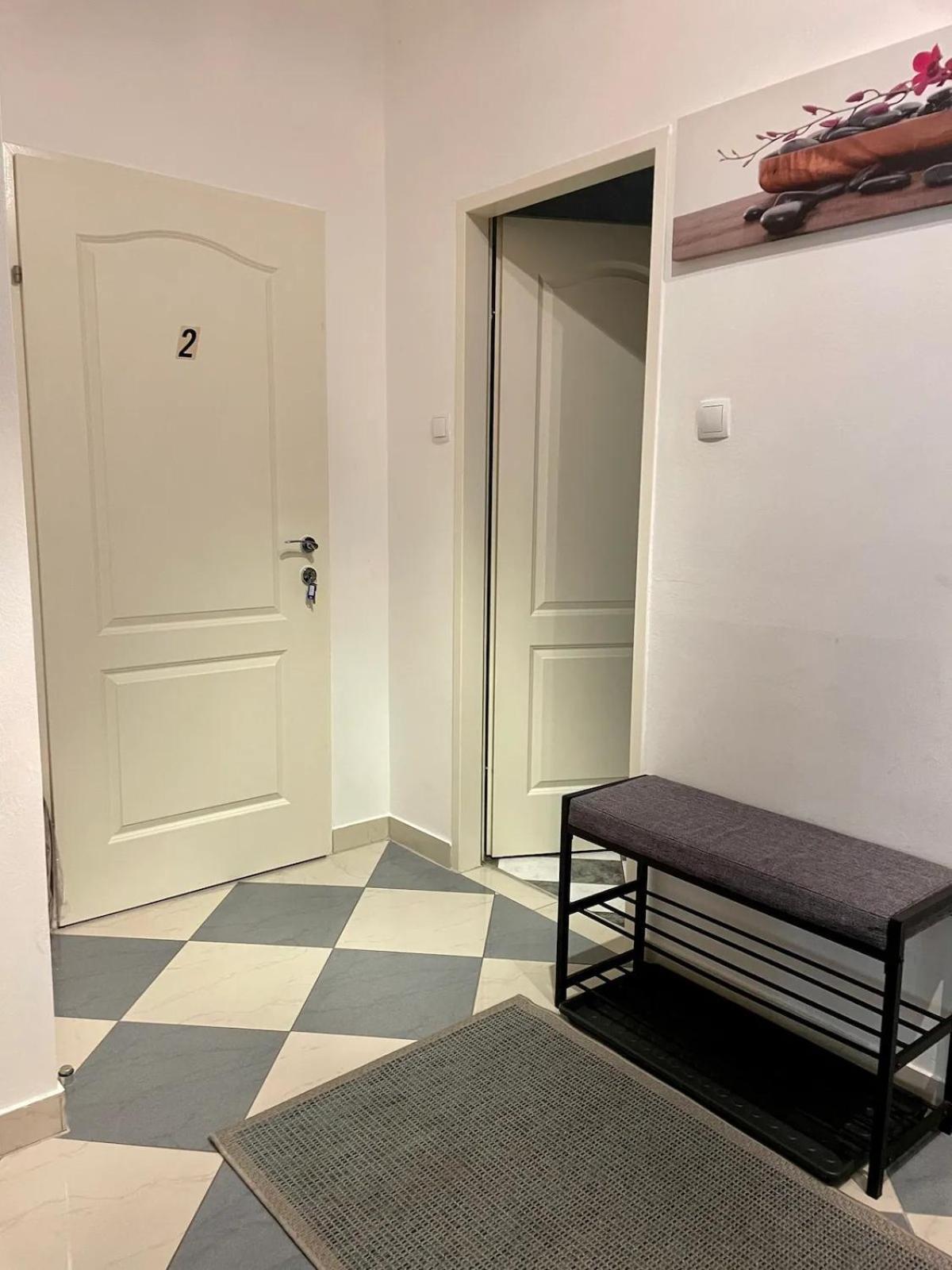 וינה Gemutliche Wohnung Mit Super Lage מראה חיצוני תמונה