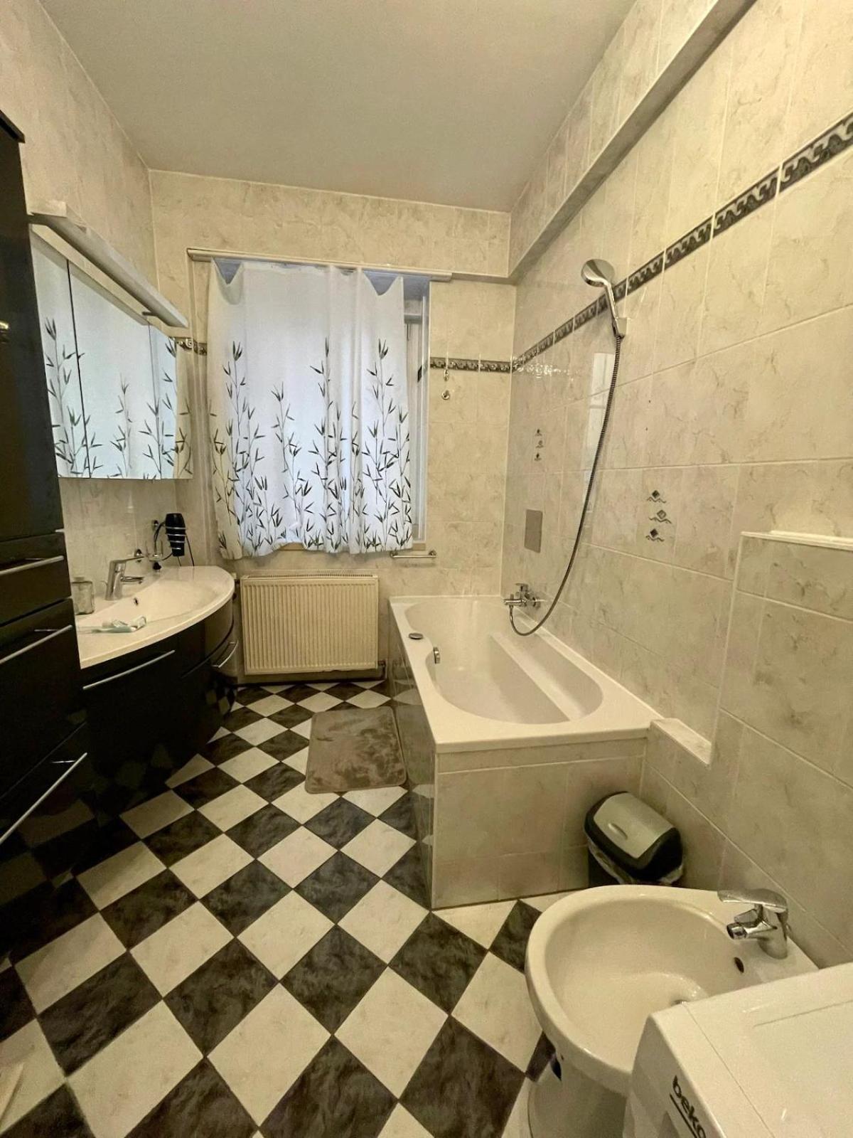 וינה Gemutliche Wohnung Mit Super Lage מראה חיצוני תמונה