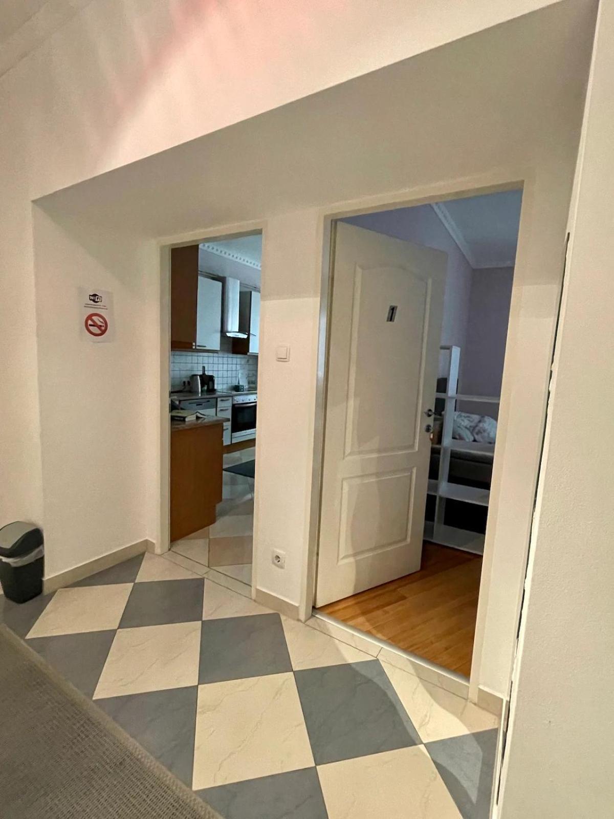 וינה Gemutliche Wohnung Mit Super Lage מראה חיצוני תמונה