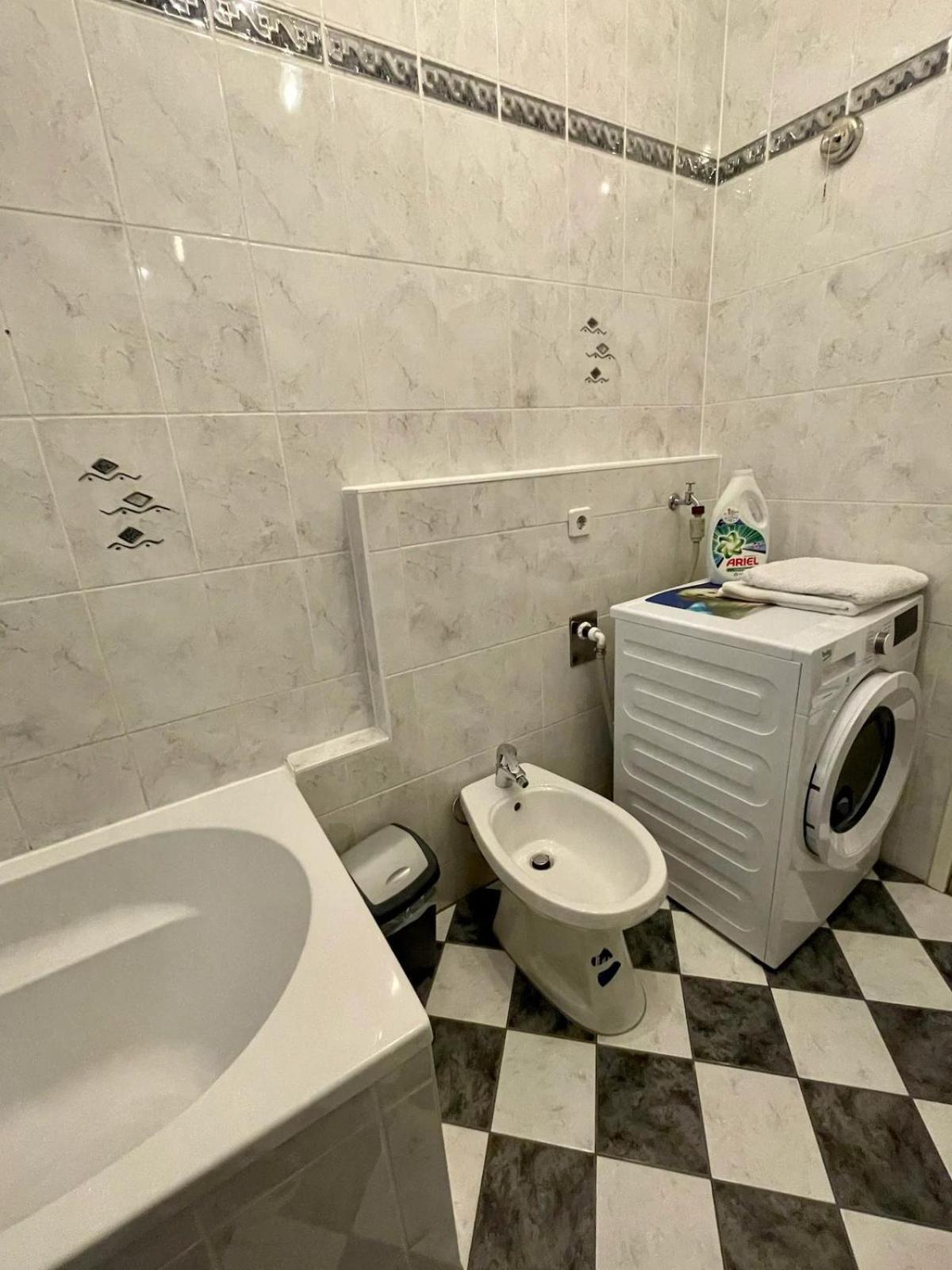 וינה Gemutliche Wohnung Mit Super Lage מראה חיצוני תמונה